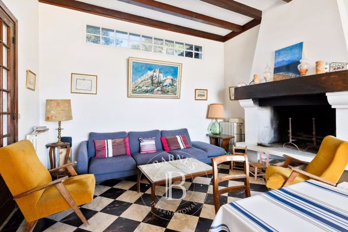 Image No.8-7 Bed House for sale