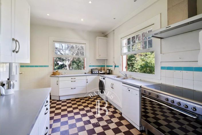 Image No.9-7 Bed House for sale