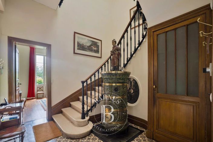 Image No.16-6 Bed House for sale