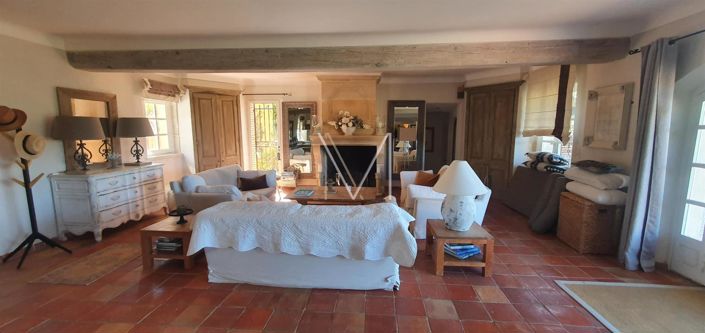 Image No.9-6 Bed House for sale