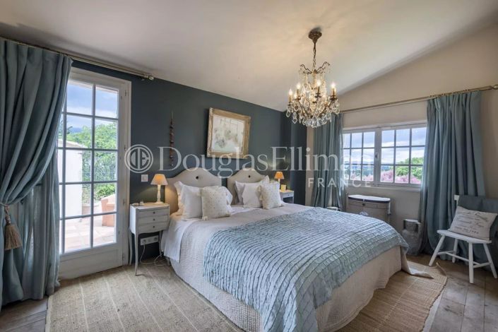 Image No.14-13 Bed House for sale