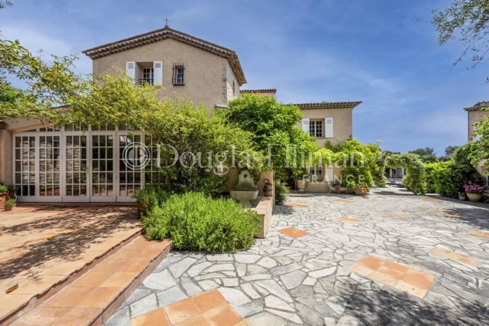 Image No.7-13 Bed House for sale