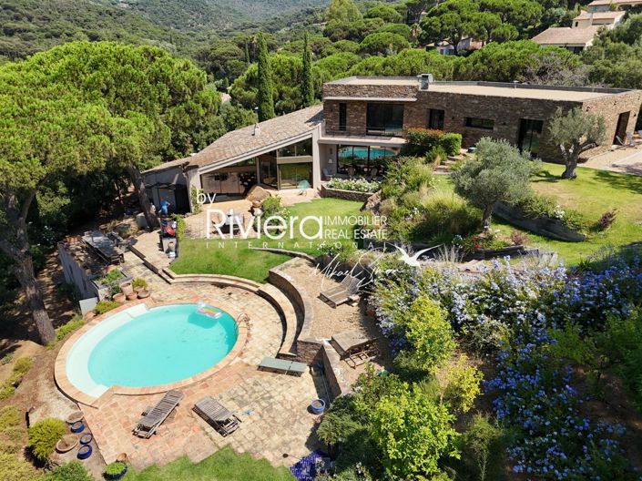 Image No.1-6 Bed House for sale