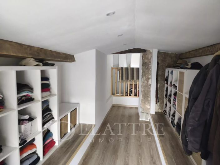 Image No.8-2 Bed House for sale