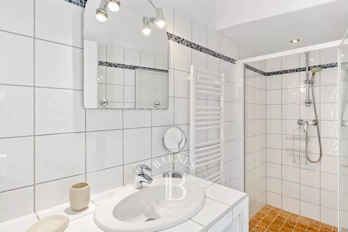 Image No.14-5 Bed House for sale