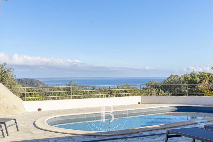 Image No.2-5 Bed House for sale