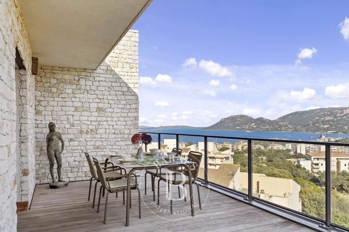 Image No.1-4 Bed Apartment for sale