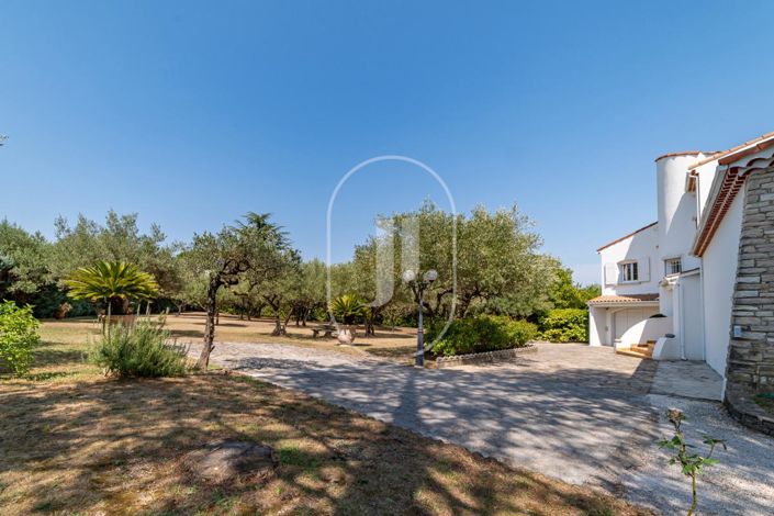 Image No.2-3 Bed House for sale