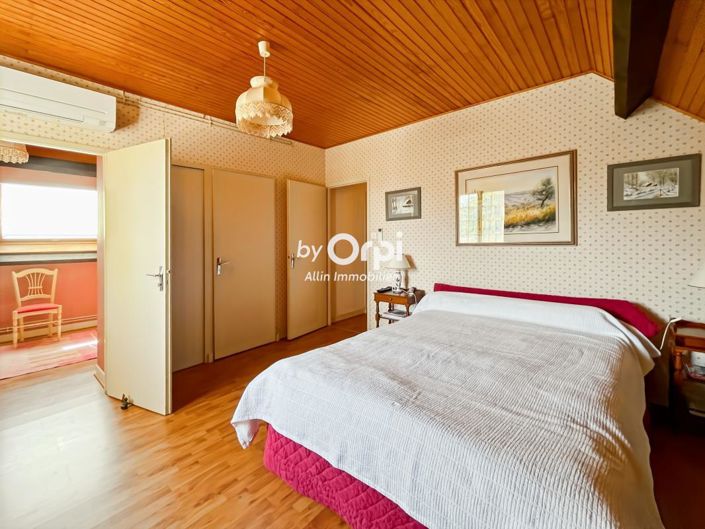 Image No.15-4 Bed House for sale