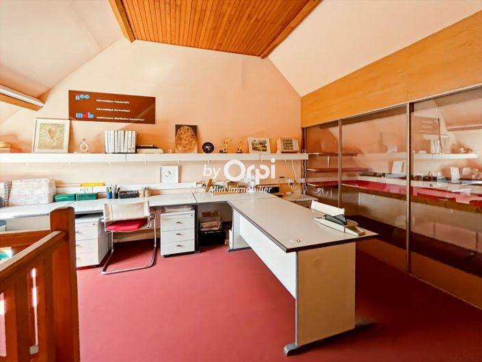 Image No.19-4 Bed House for sale