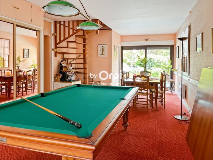 Image No.2-4 Bed House for sale