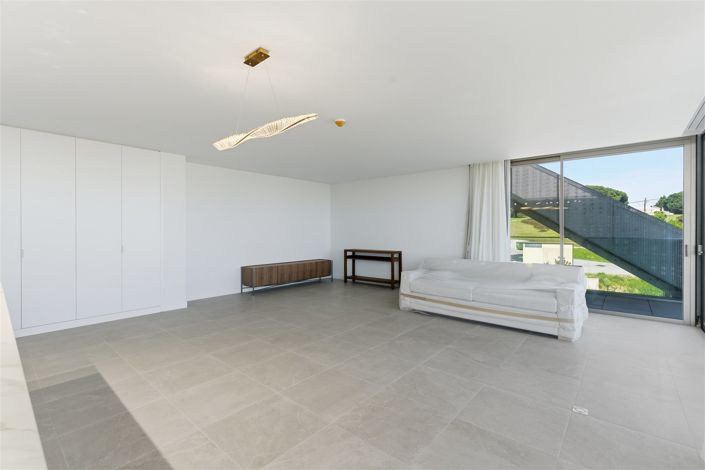 Image No.12-3 Bed Apartment for sale