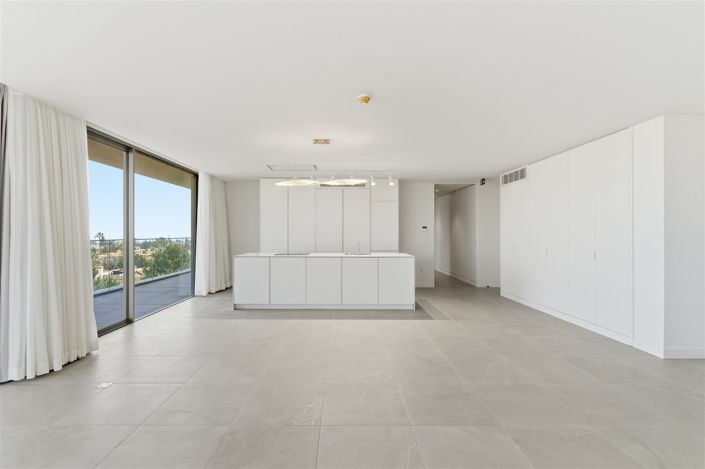 Image No.14-3 Bed Apartment for sale