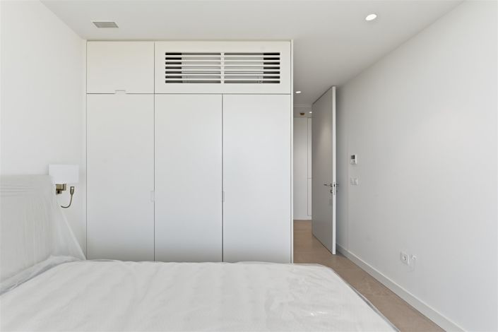 Image No.25-3 Bed Apartment for sale