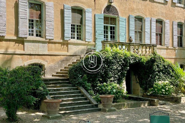 Image No.1-10 Bed House for sale