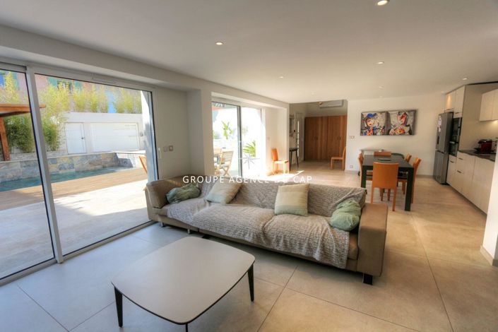 Image No.4-3 Bed House for sale