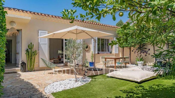 Image No.1-3 Bed House for sale