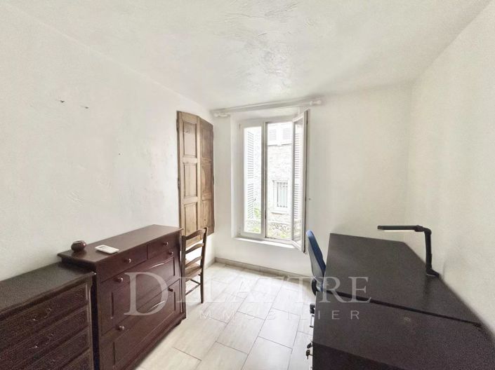 Image No.5-2 Bed House for sale