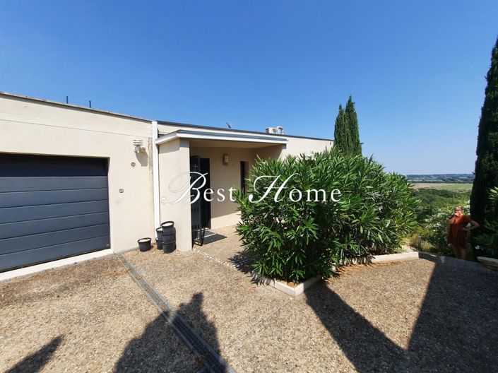 Image No.11-5 Bed House for sale