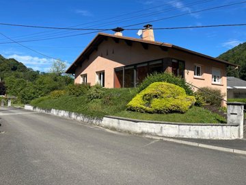 1 - Doubs, House