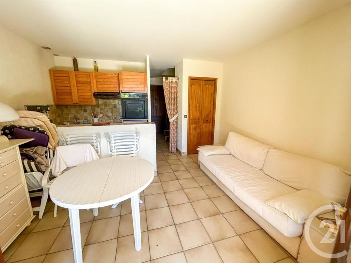 Image No.4-2 Bed House for sale