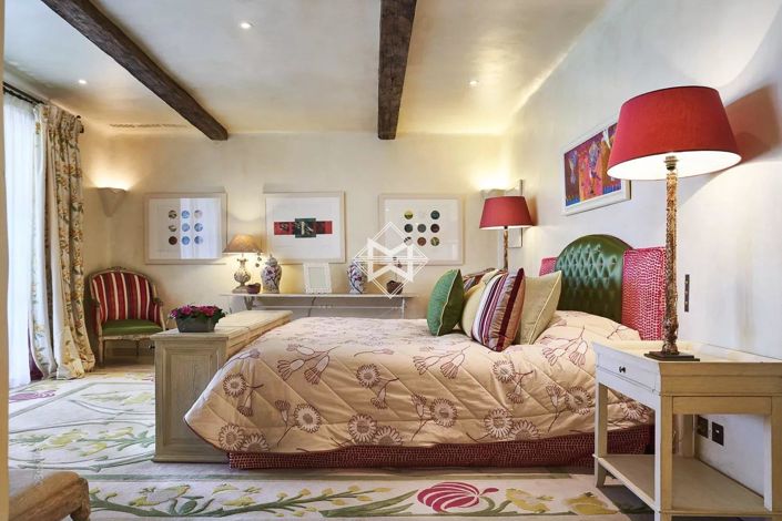 Image No.19-17 Bed House for sale