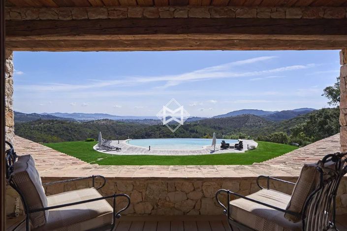 Image No.6-Maison de 17 chambres à vendre à Les Adrets-de-l'Estérel