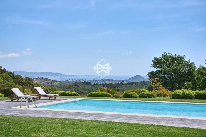 Image No.8-17 Bed House for sale