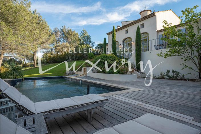 Image No.1-5 Bed Property for sale