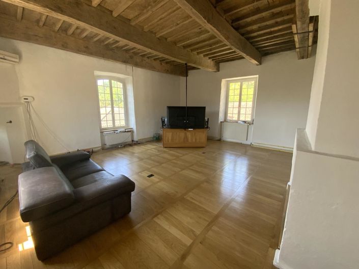 Image No.10-4 Bed House for sale