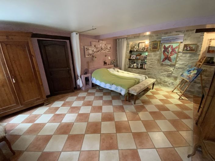 Image No.13-5 Bed House for sale