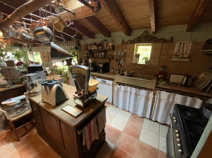 Image No.6-5 Bed House for sale