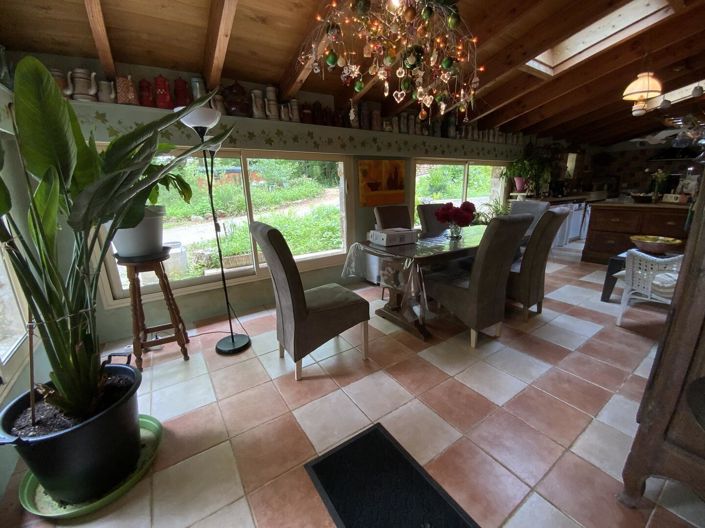 Image No.9-5 Bed House for sale