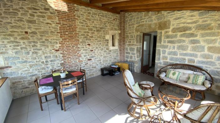 Image No.10-9 Bed Property for sale