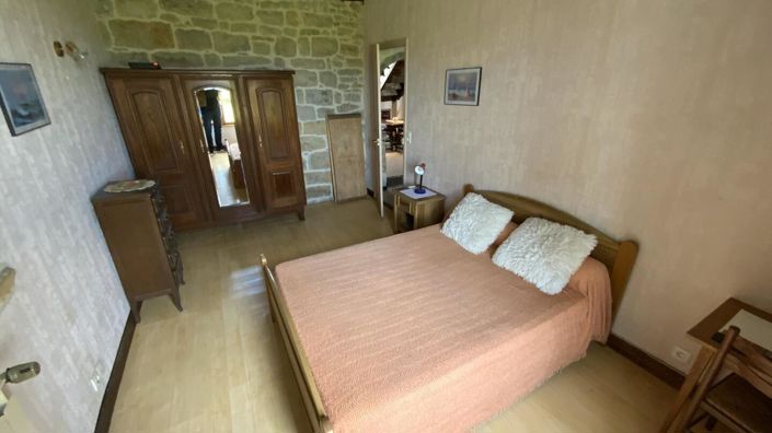 Image No.13-9 Bed Property for sale