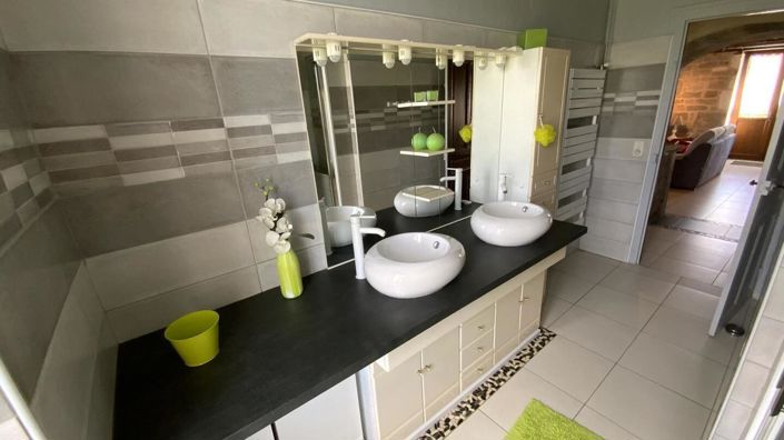 Image No.14-9 Bed Property for sale