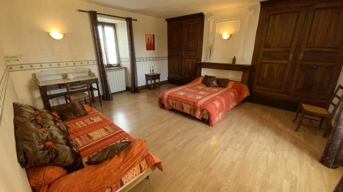 Image No.16-9 Bed Property for sale