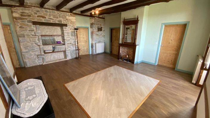 Image No.18-9 Bed Property for sale