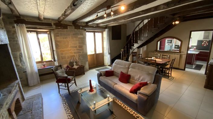 Image No.6-9 Bed Property for sale