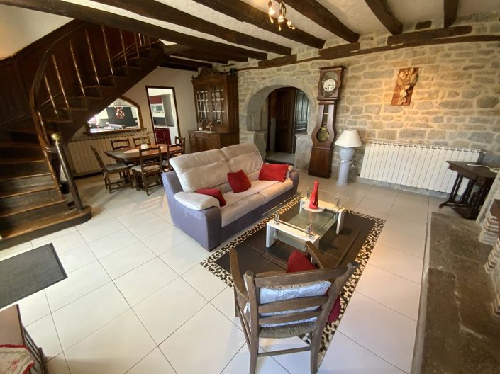 Image No.8-9 Bed House for sale