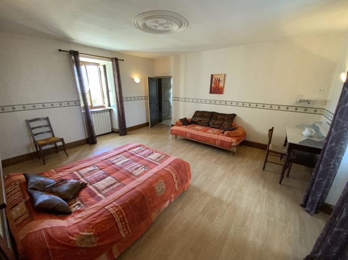 Image No.17-9 Bed House for sale