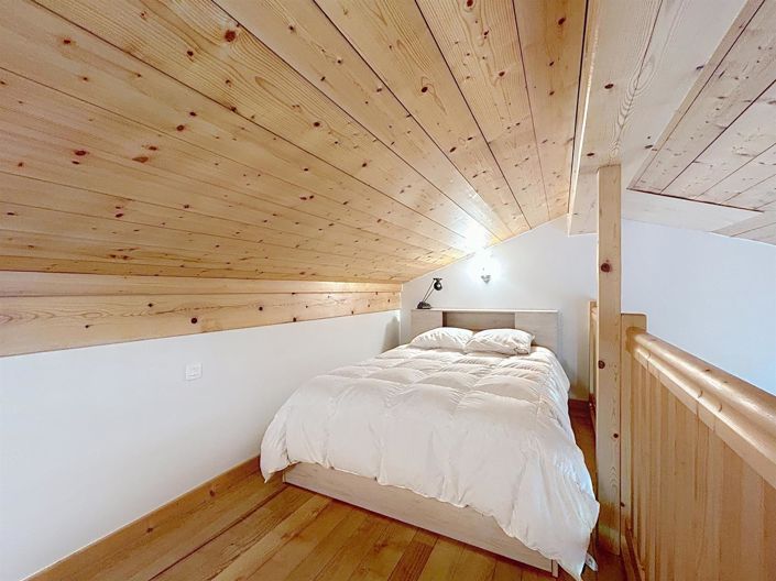 Image No.17-6 Bed House for sale