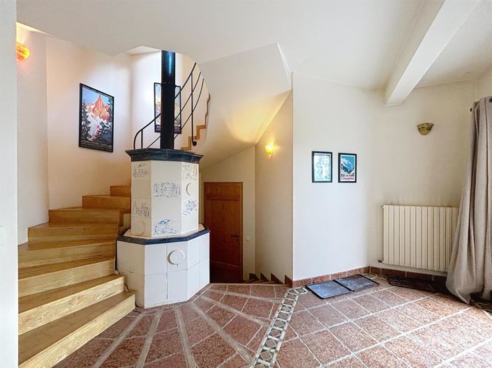 Image No.6-6 Bed House for sale