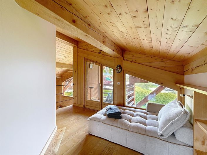 Image No.8-6 Bed House for sale