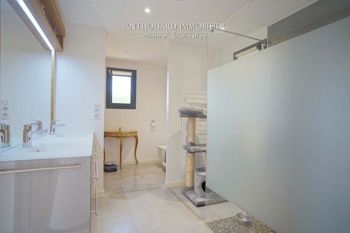 Image No.44-5 Bed House for sale