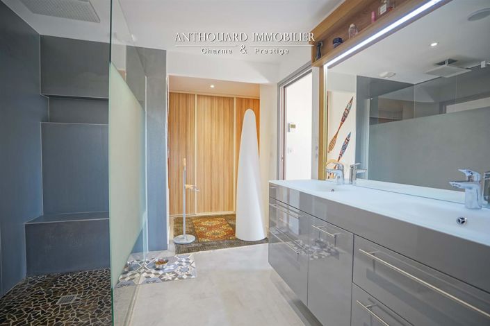 Image No.46-5 Bed House for sale