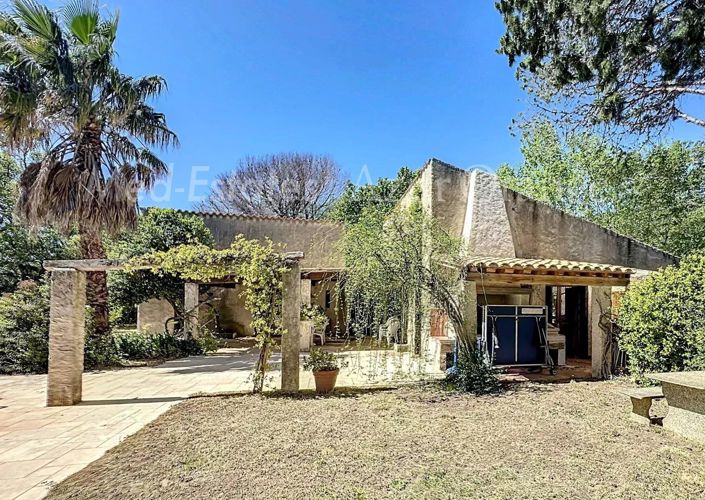 Image No.9-6 Bed House for sale