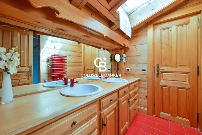 Image No.12-4 Bed House for sale