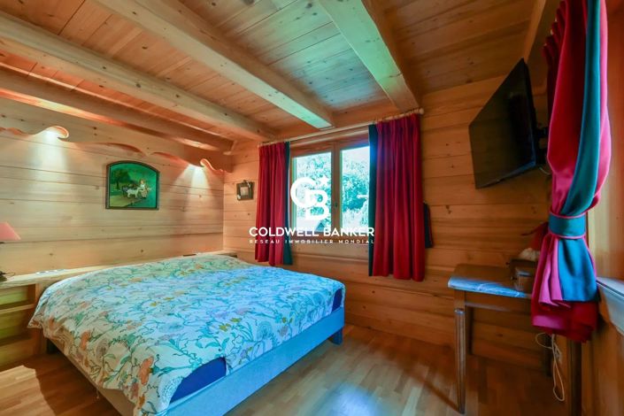 Image No.17-4 Bed House for sale