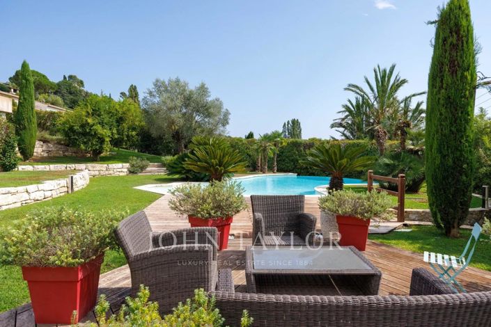 Image No.5-6 Bed House for sale